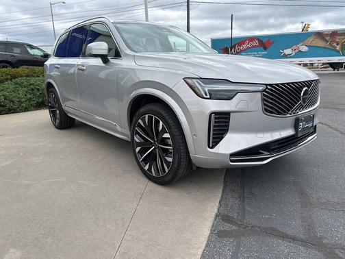2025 Volvo XC90 B5 Plus 7-Seater