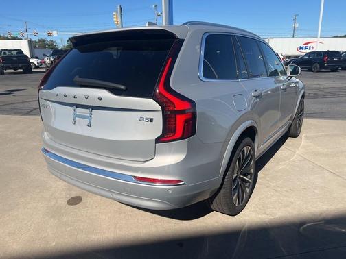 2025 Volvo XC90 B5 Plus 7-Seater