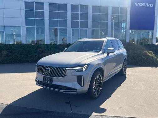 2025 Volvo XC90 B5 Plus 7-Seater