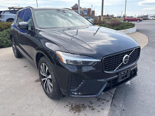 Onyx Black Metallic 2023 Volvo XC60 B5 Plus Dark Theme