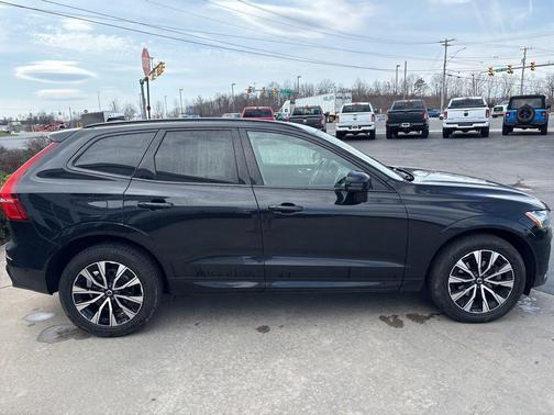 Onyx Black Metallic 2023 Volvo XC60 B5 Plus Dark Theme