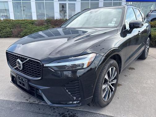Onyx Black Metallic 2023 Volvo XC60 B5 Plus Dark Theme