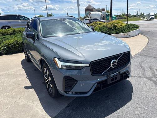 Thunder Grey Metallic 2024 Volvo XC60 B5 Core Dark Theme