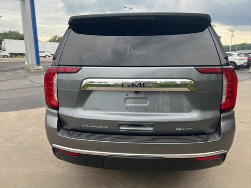 2022 GMC Yukon SLT
