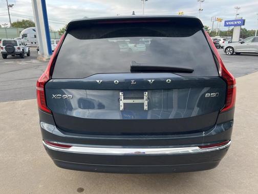 2025 Volvo XC90 B5 Plus 7-Seater