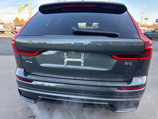 Forest Lake 2027 Volvo XC60 Plus