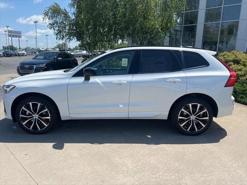 2025 Volvo XC60 B5 Plus