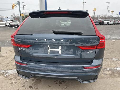 2025 Volvo XC60 B5 Plus