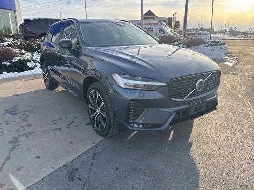 2025 Volvo XC60 B5 Plus