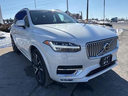 2023 Volvo XC90 B6 Plus 7-Seater