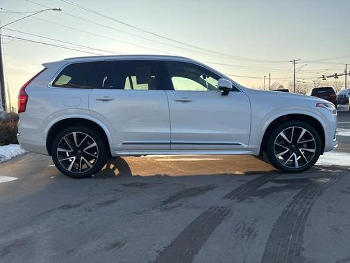 2023 Volvo XC90 B6 Plus 7-Seater