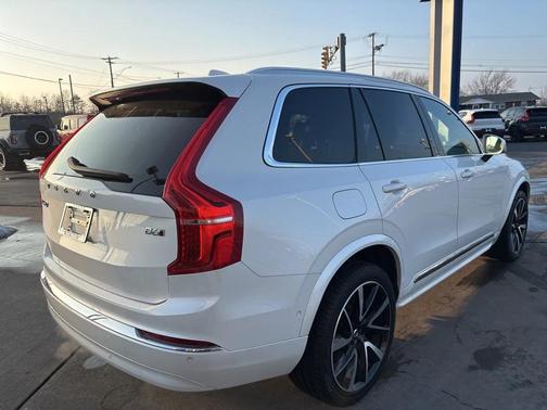 2023 Volvo XC90 B6 Plus 7-Seater