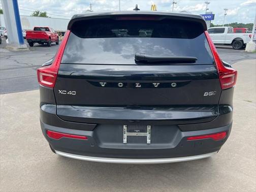 2025 Volvo XC40 B5 Plus Bright Theme