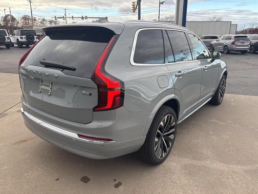 2026 Volvo XC90 B6 Ultra 7-Seater
