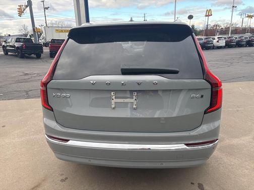 2026 Volvo XC90 B6 Ultra 7-Seater