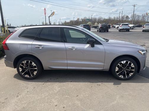 Aurora Silver 2026 Volvo XC60 B5 Plus