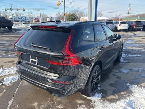 2026 Volvo XC60 B5 Ultra Black Edition