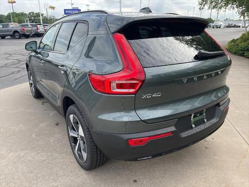 2026 Volvo XC40 B5 Plus
