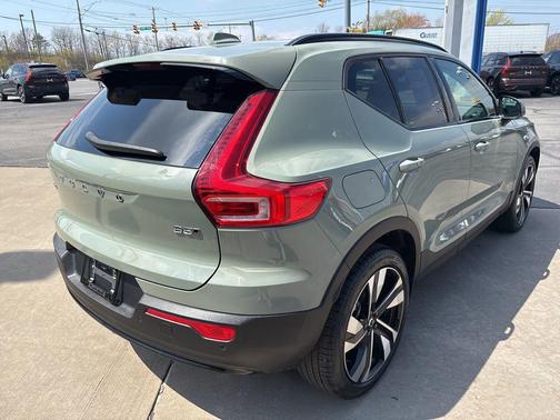 Sage Green Metallic 2025 Volvo XC40 B5 Ultra Dark Theme