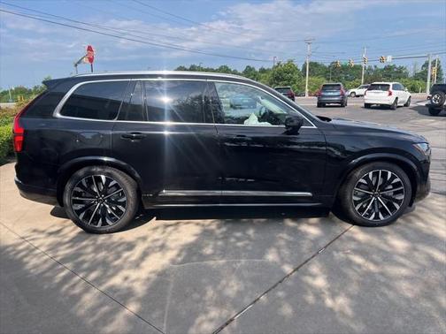 2025 Volvo XC90 B6 Plus 7-Seater