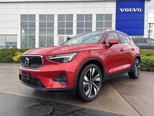 Fusion Red Metallic 2023 Volvo XC40 B5 Plus Bright Theme