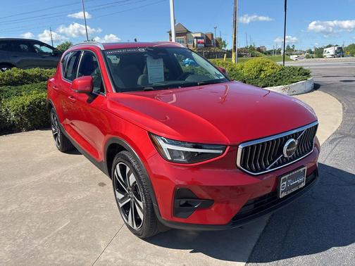 Fusion Red Metallic 2023 Volvo XC40 B5 Plus Bright Theme