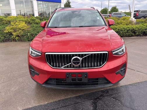 Fusion Red Metallic 2023 Volvo XC40 B5 Plus Bright Theme