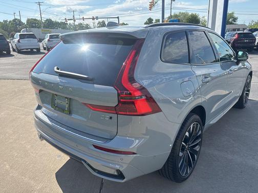 Vapour Grey Metallic 2026 Volvo XC60 B5 Ultra