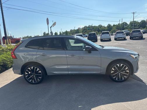 Vapour Grey Metallic 2026 Volvo XC60 B5 Ultra
