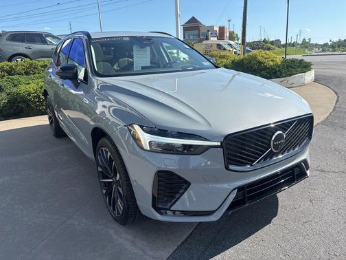 Vapour Grey Metallic 2026 Volvo XC60 B5 Ultra