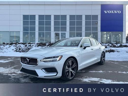 2022 Volvo S60 Recharge Plug-In Hybrid T8 Inscription