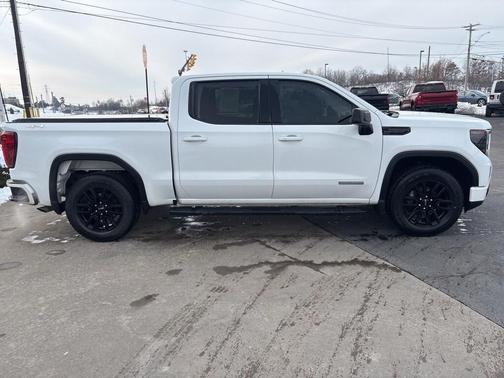 2022 GMC Sierra 1500 Elevation