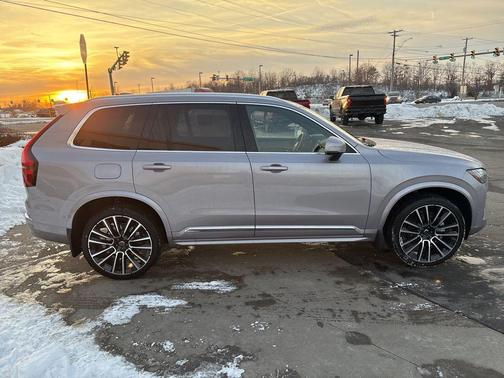 2026 Volvo XC90 B6 Plus 7-Seater