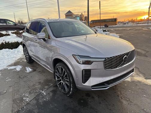 2026 Volvo XC90 B6 Plus 7-Seater