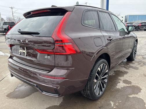 2026 Volvo XC60 B5 Ultra