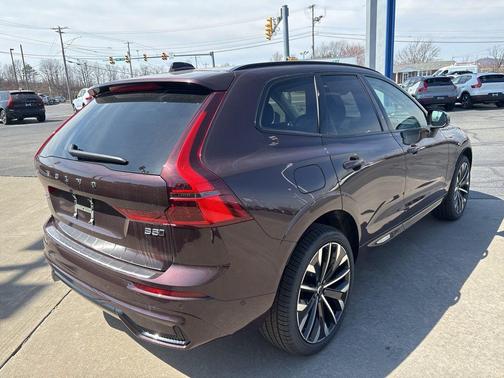 Mulberry Metallic 2026 Volvo XC60 B5 Ultra