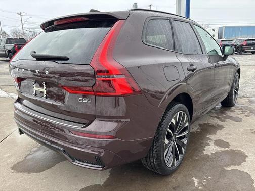 2026 Volvo XC60 B5 Ultra
