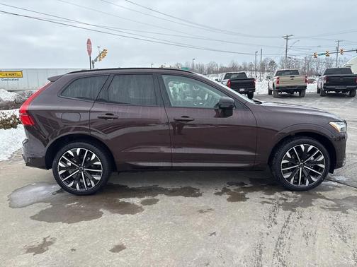 2026 Volvo XC60 B5 Ultra