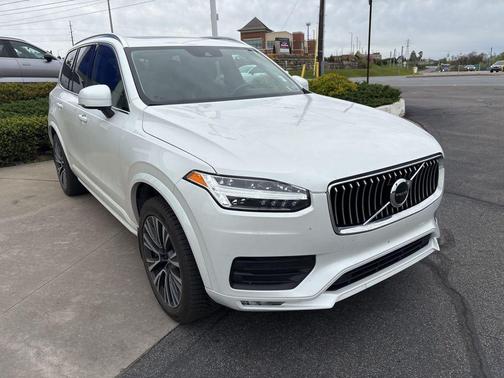Crystal White Metallic 2020 Volvo XC90 T5 Momentum