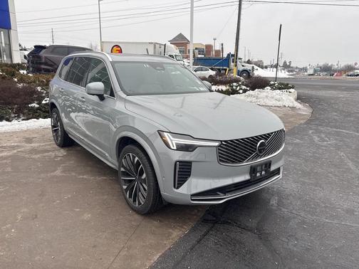 2025 Volvo XC90 B5 Plus 7-Seater