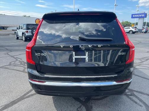 2024 Volvo XC90 B5 Core Bright Theme