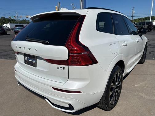 2025 Volvo XC60 Plus
