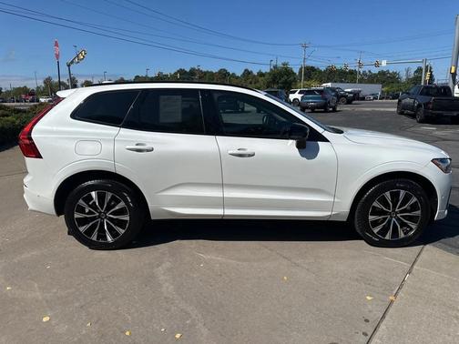 2025 Volvo XC60 Plus