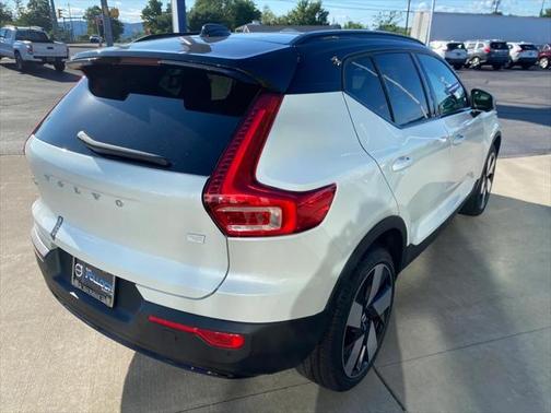 2024 Volvo XC40 Recharge Pure Electric Twin Plus