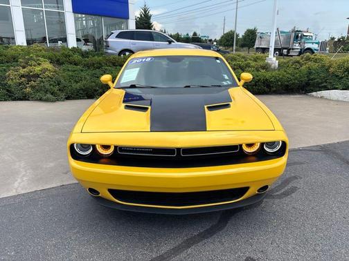 Yellow Jacket Clearcoat 2018 Dodge Challenger SXT