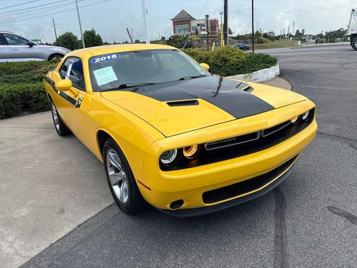 Yellow Jacket Clearcoat 2018 Dodge Challenger SXT