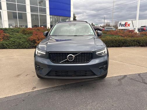 2026 Volvo XC40 B5 Plus