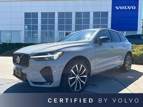 Vapour Grey Metallic 2024 Volvo XC60 B5 Plus Dark Theme
