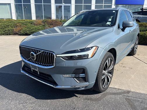 Thunder Gray Metallic 2023 Volvo XC60 B5 Plus Bright Theme