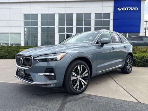 Thunder Gray Metallic 2023 Volvo XC60 B5 Plus Bright Theme